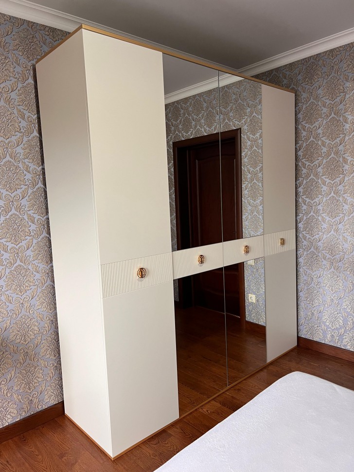 Шкаф Глория 4-х створчатый Шкаф Глория 4-х створчатый